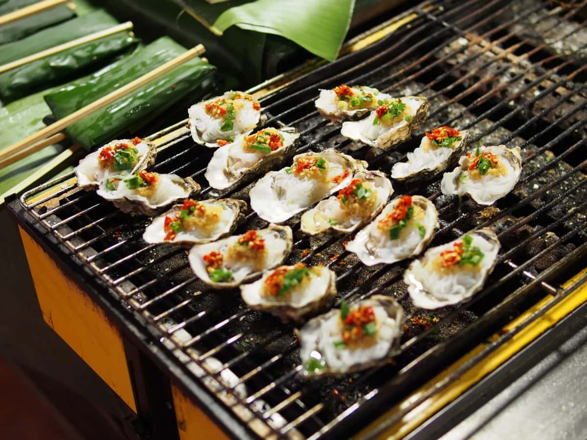 Huîtres grillées, spécialité de la préfecture d'Hiroshima