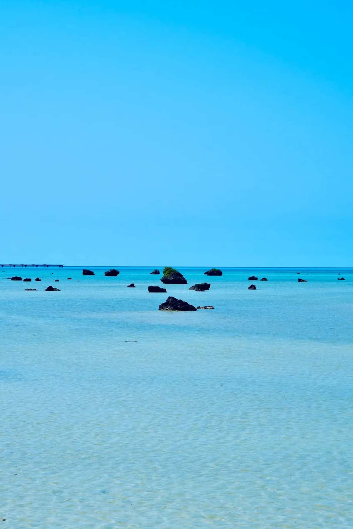 Eaux turquoise cristallines d’Okinawa, Japon