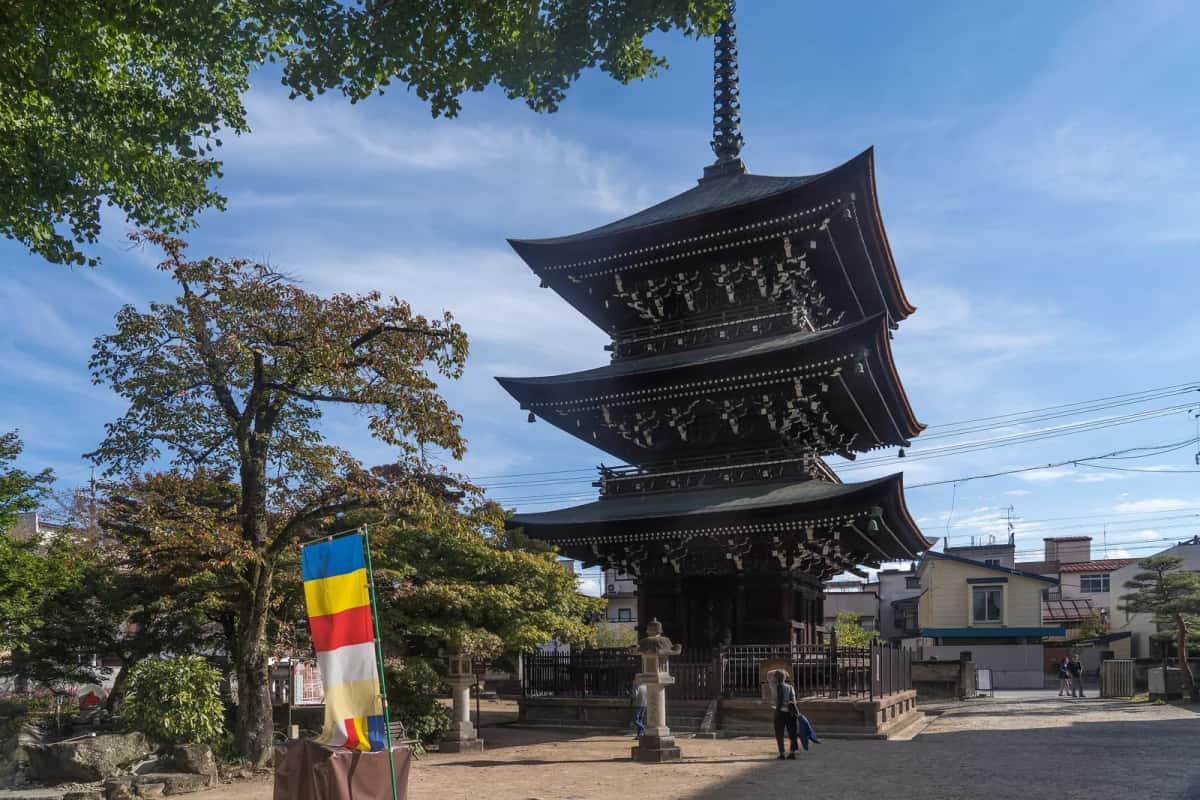 La pagode à trois étages du temple Hida Kokubunji, près de la gare de Takayama